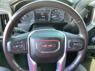 GMC Sierra 1500 2020 4x4 SLT Cabina Crew 4 puertas 5.8 pies. Caja corta