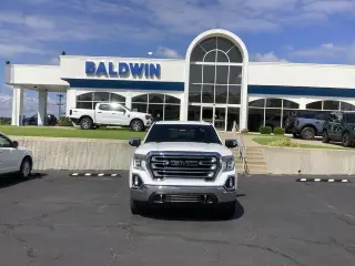 GMC Sierra 1500 2020 4x4 SLT Cabina Crew 4 puertas 5.8 pies. Caja corta