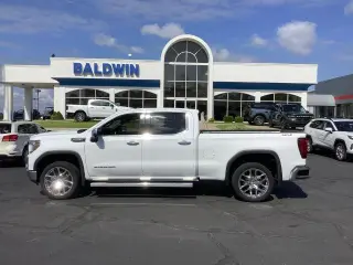 GMC Sierra 1500 2020 4x4 SLT Cabina Crew 4 puertas 5.8 pies. Caja corta