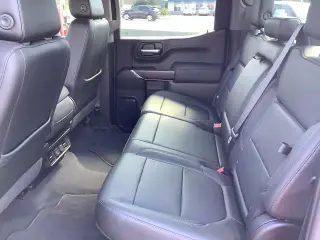 GMC Sierra 1500 2020 4x4 SLT Cabina Crew 4 puertas 5.8 pies. Caja corta