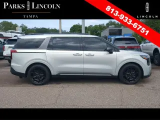 Kia Carnival 2025 SX 4 puertas Minivan
