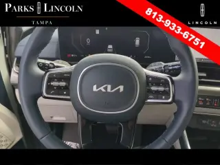 Kia Carnival 2025 SX 4 puertas Minivan
