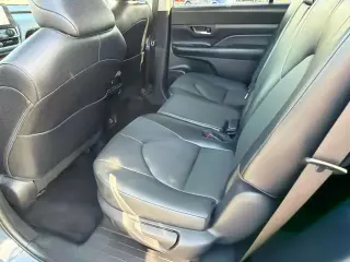 Toyota Grand Highlander 2024 XLE 4 puertas SUV