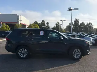Toyota Grand Highlander 2024 XLE 4 puertas SUV
