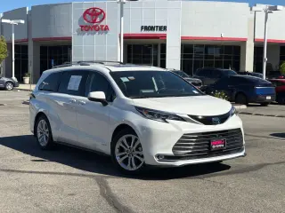 Toyota Sienna 2021 Platinum 7 pasajeros 4 puertas Minivan