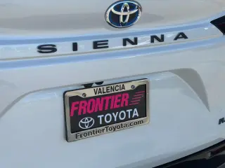 Toyota Sienna 2021 Platinum 7 pasajeros 4 puertas Minivan