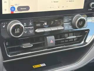 Toyota Highlander Híbrido 2023 AWD XLE 4 puertas SUV