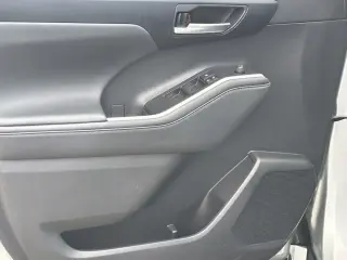 Toyota Highlander Híbrido 2023 AWD XLE 4 puertas SUV