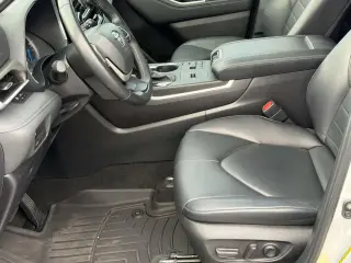 Toyota Highlander Híbrido 2023 AWD XLE 4 puertas SUV