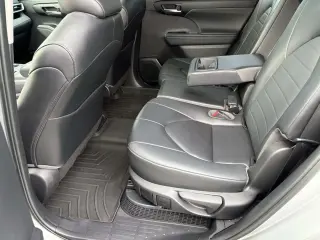 Toyota Highlander Híbrido 2023 AWD XLE 4 puertas SUV