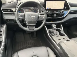 Toyota Highlander Híbrido 2023 AWD XLE 4 puertas SUV