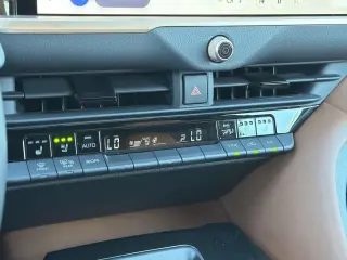 Toyota Crown Signia 2025 AWD Limited 4 puertas Crossover