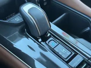 Toyota Crown Signia 2025 AWD Limited 4 puertas Crossover