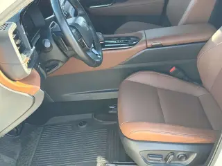 Toyota Crown Signia 2025 AWD Limited 4 puertas Crossover