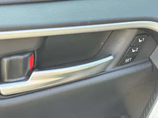 Toyota RAV4 Híbrido 2025 AWD XLE Premium 4 puertas SUV
