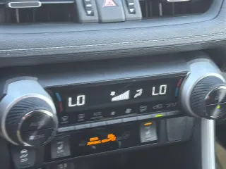 Toyota RAV4 Híbrido 2025 AWD XLE Premium 4 puertas SUV