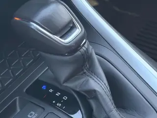 Toyota RAV4 Híbrido 2025 AWD XLE Premium 4 puertas SUV