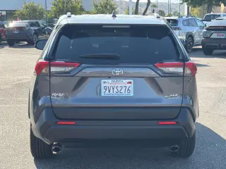 Toyota RAV4 Híbrido 2025 AWD XLE Premium 4 puertas SUV