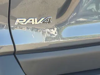 Toyota RAV4 Híbrido 2025 AWD XLE Premium 4 puertas SUV
