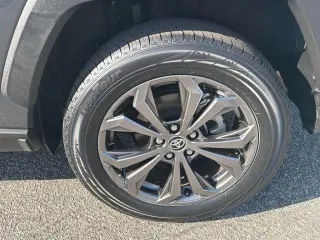 Toyota RAV4 Híbrido 2025 AWD XLE Premium 4 puertas SUV