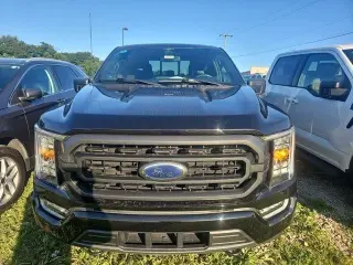 Ford F-150 2023 4x4 XLT 4 puertas SuperCrew 5.5 pies. SB