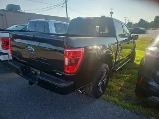Ford F-150 2023 4x4 XLT 4 puertas SuperCrew 5.5 pies. SB