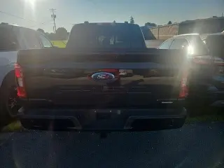 Ford F-150 2023 4x4 XLT 4 puertas SuperCrew 5.5 pies. SB