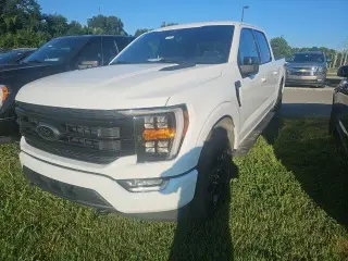Ford F-150 2023 4x4 XLT 4 puertas SuperCrew 5.5 pies. SB