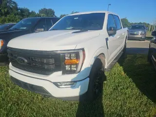 Ford F-150 2023 4x4 XLT 4 puertas SuperCrew 5.5 pies. SB