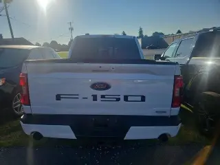 Ford F-150 2023 4x4 XLT 4 puertas SuperCrew 5.5 pies. SB