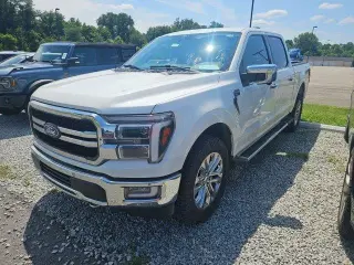 Ford F-150 2024 4x4 Lariat 4 puertas SuperCrew 5.5 pies. SB