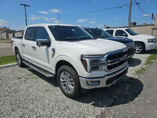Ford F-150 2024 4x4 Lariat 4 puertas SuperCrew 5.5 pies. SB