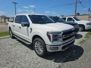 Ford F-150 2024 4x4 Lariat 4 puertas SuperCrew 5.5 pies. SB