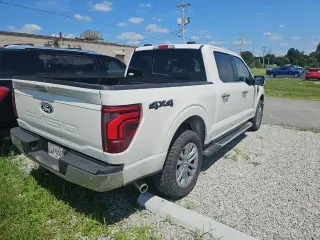 Ford F-150 2024 4x4 Lariat 4 puertas SuperCrew 5.5 pies. SB