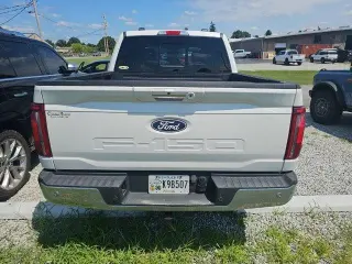 Ford F-150 2024 4x4 Lariat 4 puertas SuperCrew 5.5 pies. SB