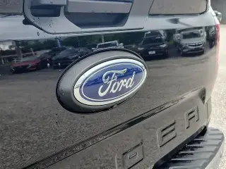 Ford Ranger 2025 4x4 Lariat 4 puertas SuperCrew 5.0 pies SB