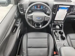 Ford Ranger 2025 4x4 Lariat 4 puertas SuperCrew 5.0 pies SB