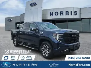 GMC Sierra 1500 2023 4x4 SLT 4 puertas Cabina Crew 5.8 pies. Caja corta