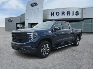 GMC Sierra 1500 2023 4x4 SLT 4 puertas Cabina Crew 5.8 pies. Caja corta