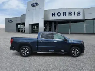 GMC Sierra 1500 2023 4x4 SLT 4 puertas Cabina Crew 5.8 pies. Caja corta