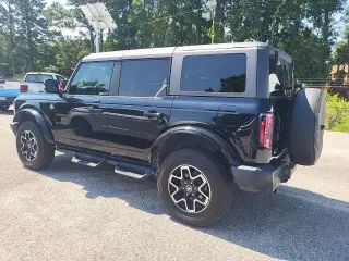 Ford Bronco 2023 4x4 Outer Banks 4 puertas SUV