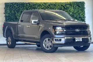 Ford F-150 2024 4x4 XLT 4 puertas SuperCrew 6.5 pies. SB