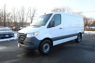 Furgoneta de carga Mercedes-Benz Sprinter 2025 2500 3 puertas 144 pulg. distancia entre ejes (2.0L I4)