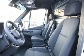 Furgoneta de carga Mercedes-Benz Sprinter 2025 2500 3 puertas 144 pulg. distancia entre ejes (2.0L I4)