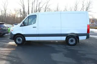 Furgoneta de carga Mercedes-Benz Sprinter 2025 2500 3 puertas 144 pulg. distancia entre ejes (2.0L I4)