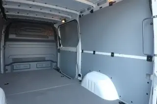 Furgoneta de carga Mercedes-Benz Sprinter 2025 2500 3 puertas 144 pulg. distancia entre ejes (2.0L I4)