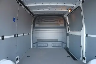 Furgoneta de carga Mercedes-Benz Sprinter 2025 2500 3 puertas 144 pulg. distancia entre ejes (2.0L I4)