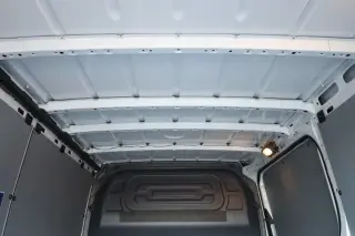 Furgoneta de carga Mercedes-Benz Sprinter 2025 2500 3 puertas 144 pulg. distancia entre ejes (2.0L I4)
