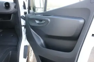 Furgoneta de carga Mercedes-Benz Sprinter 2025 2500 3 puertas 144 pulg. distancia entre ejes (2.0L I4)