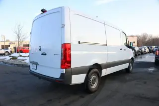 Furgoneta de carga Mercedes-Benz Sprinter 2025 2500 3 puertas 144 pulg. distancia entre ejes (2.0L I4)